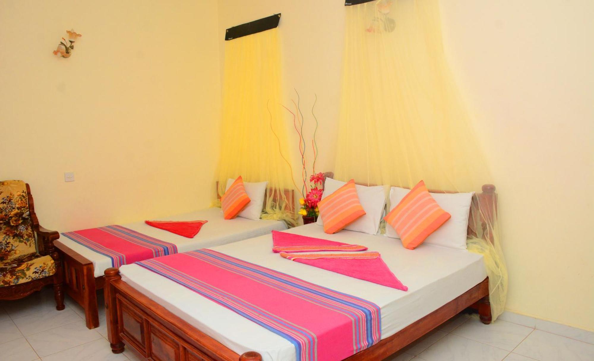 Tissa Rainbow Guest & Yala Hotel Tissamaharama Buitenkant foto