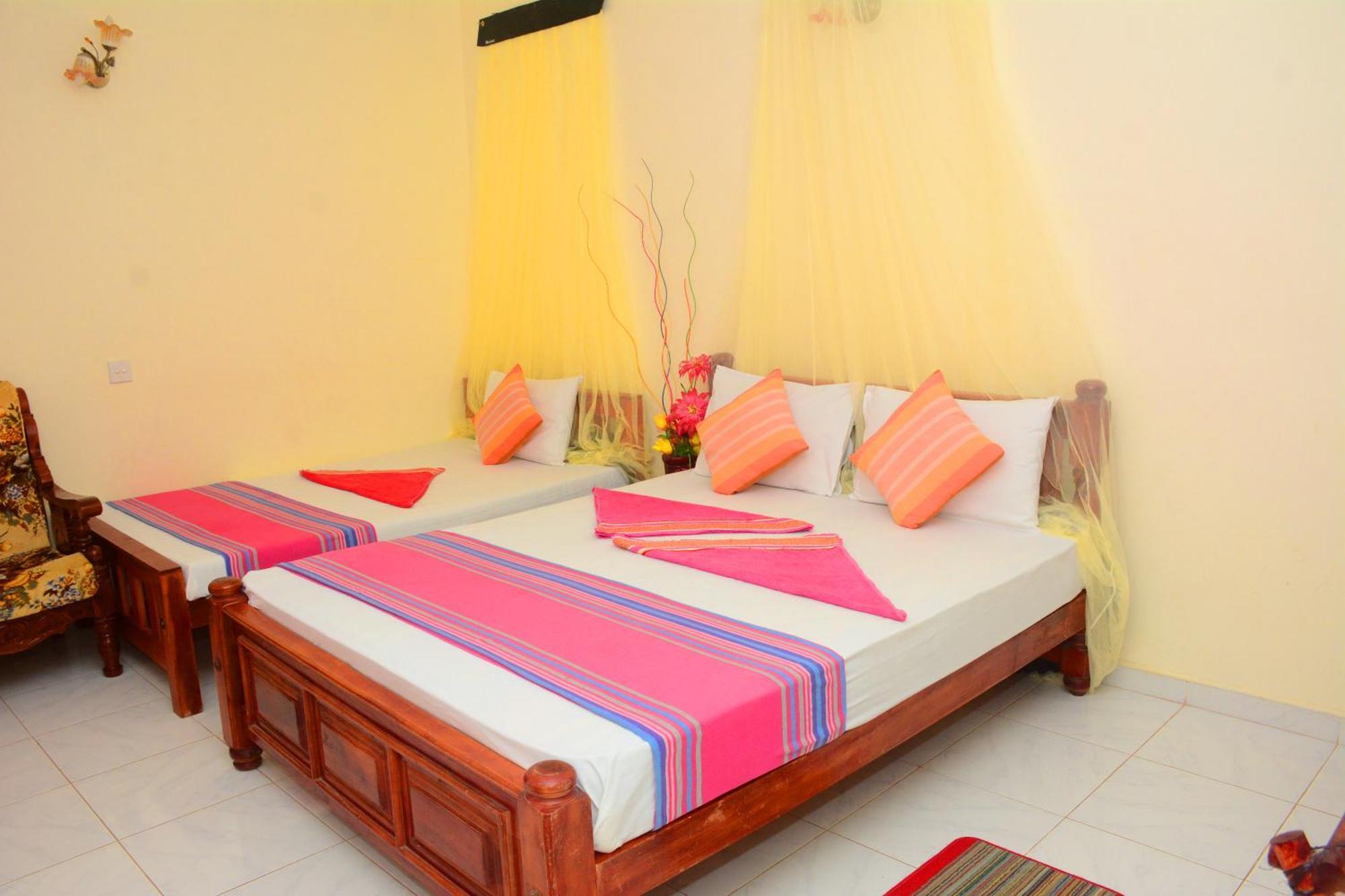 Tissa Rainbow Guest & Yala Hotel Tissamaharama Buitenkant foto